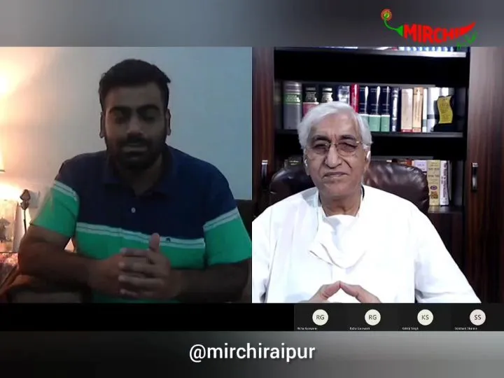 Siddhant Sharma interviewing the Chhattisgarh Health Minister for Mirchi City Ka Sawaal
