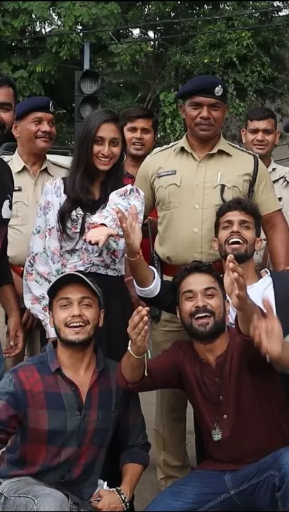 Title frame from Mirchi Tera Yaar Hoon Main traffic police social experiment